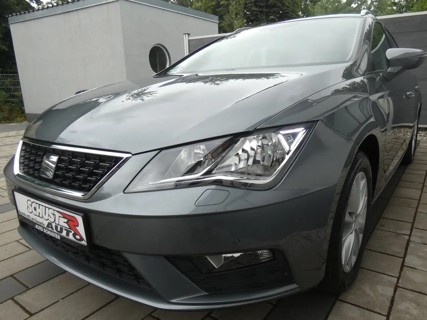 SEAT Leon Style Grau - 2