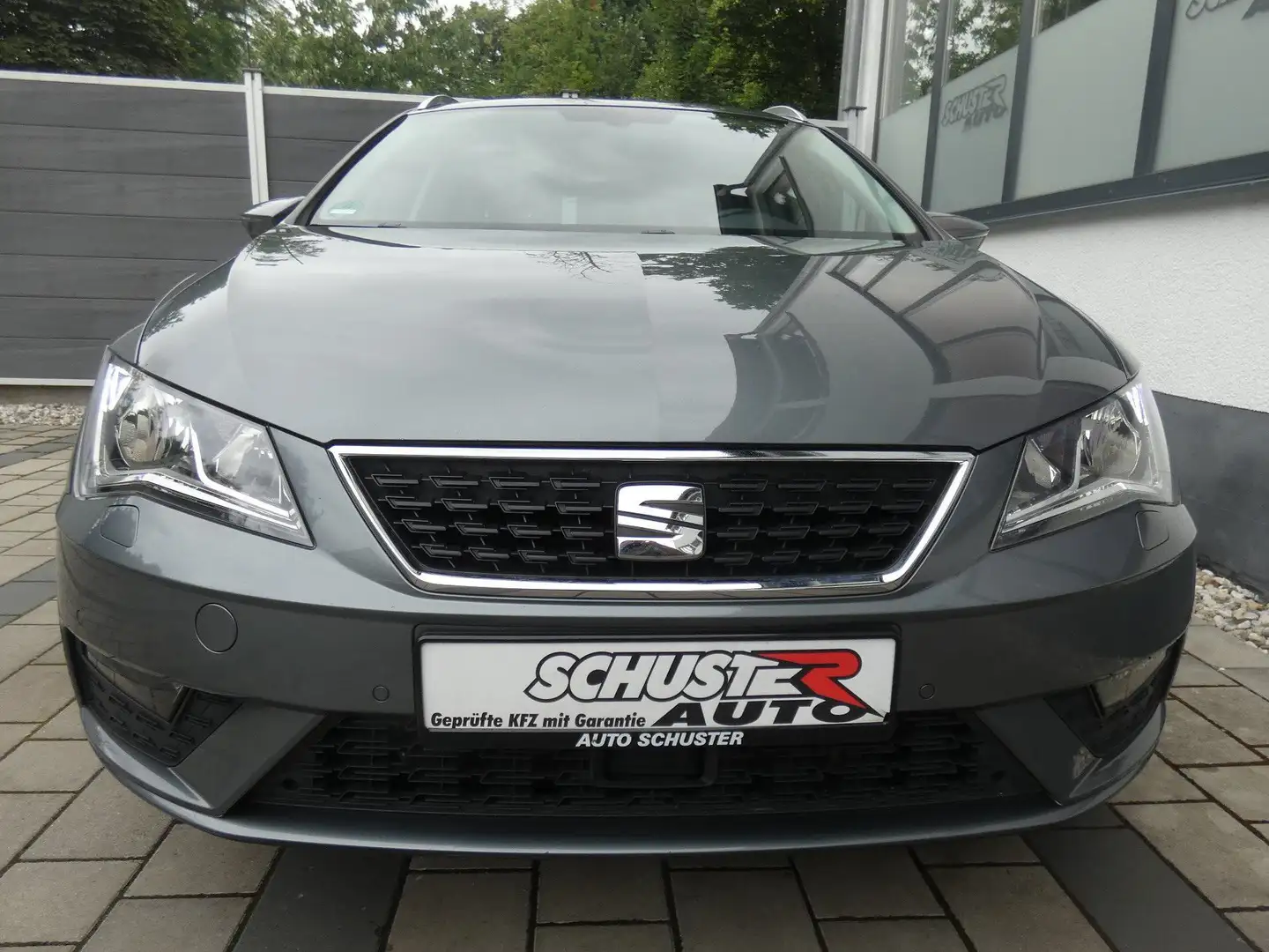 SEAT Leon Style Grau - 1