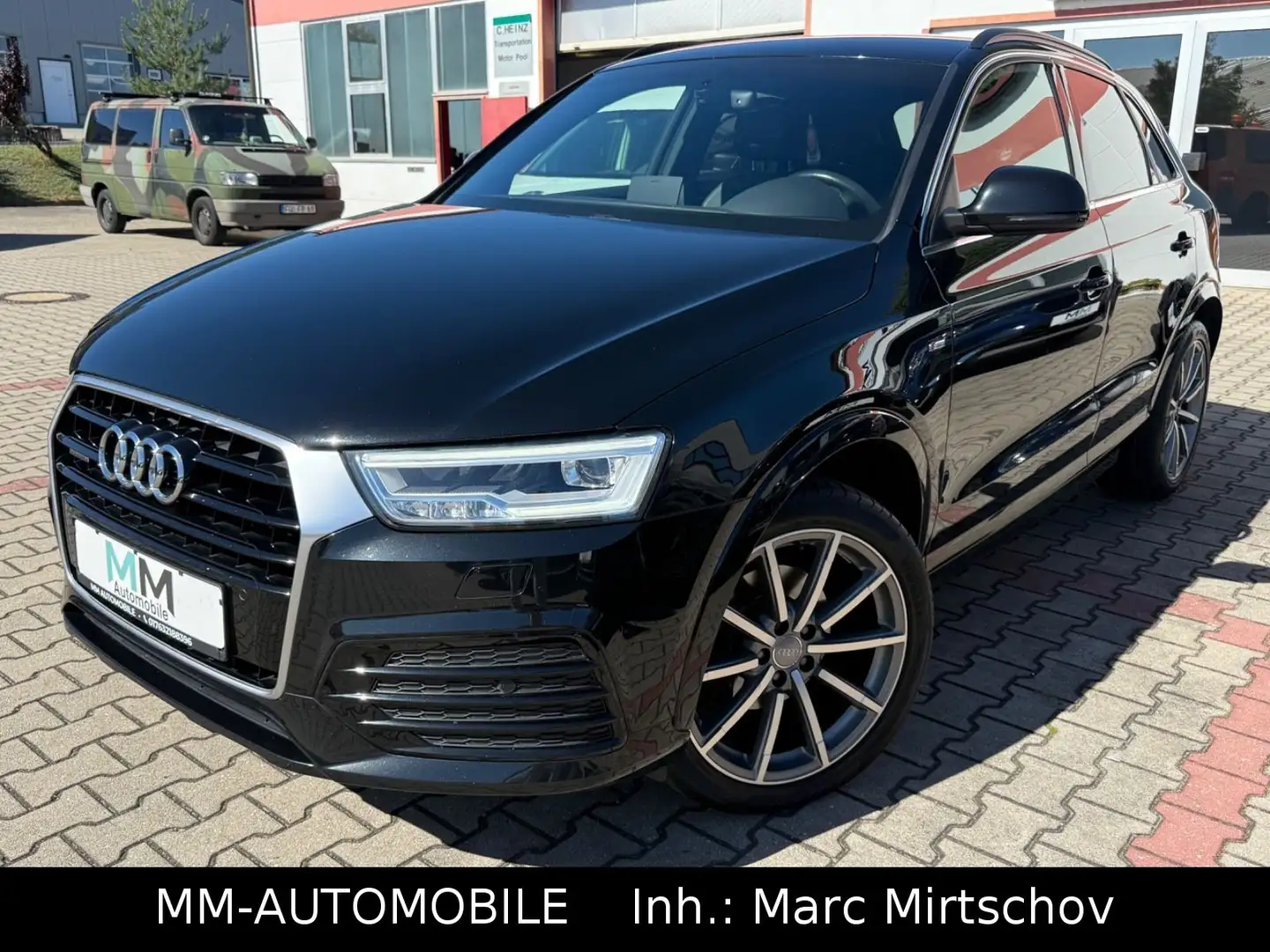 Audi Q3 2.0 quattro S Line-1.HAND-NAV-LED-AHK-KAM-19Z Schwarz - 2