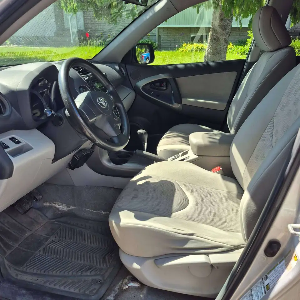 Toyota RAV 4 снимка Toyota RAV 4