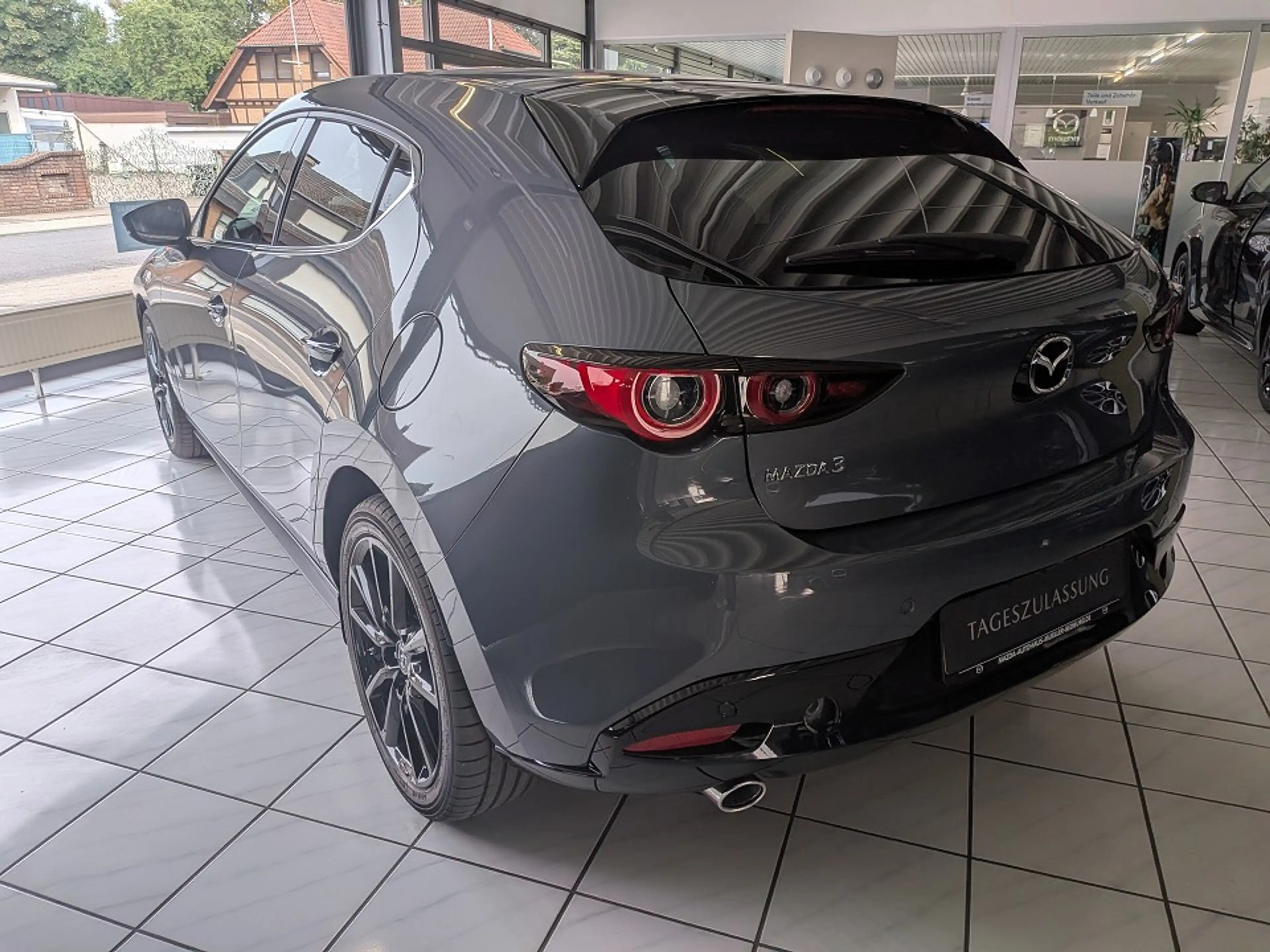 Mazda 3 2.5L e-SKYACTIV G 140ps Homura — photo 5