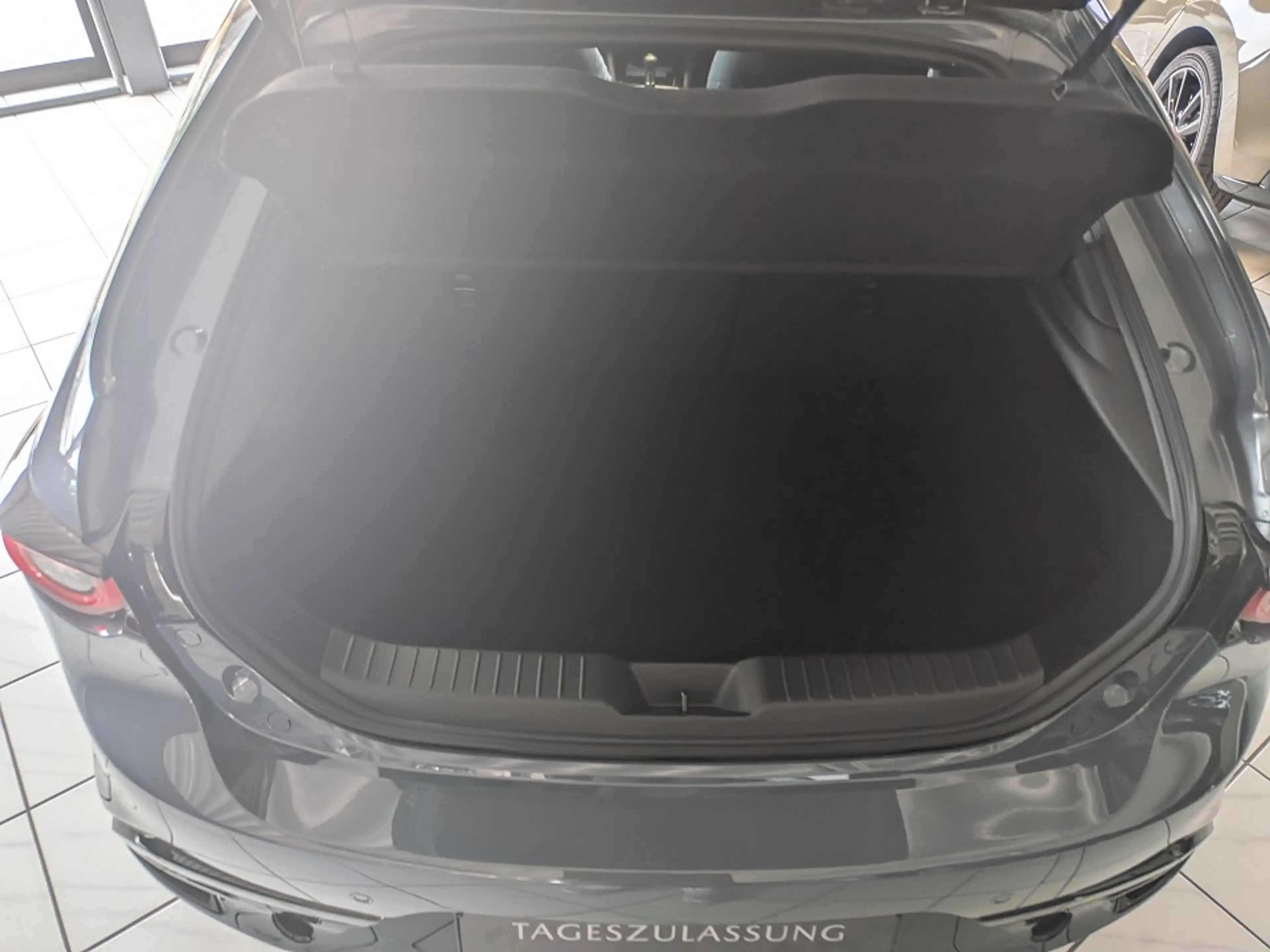 Mazda 3 2.5L e-SKYACTIV G 140ps Homura — photo 9
