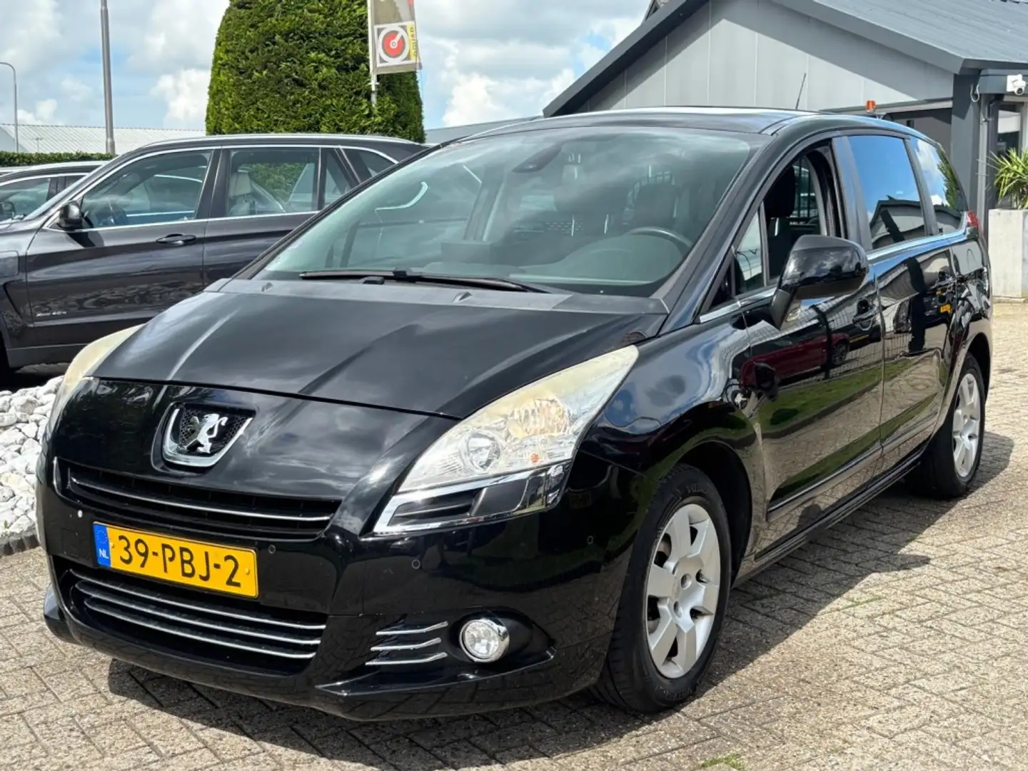 Peugeot 5008 1.6 Benzine 7-Persoons Zwart 2011 Trekhaak Zwart - 1