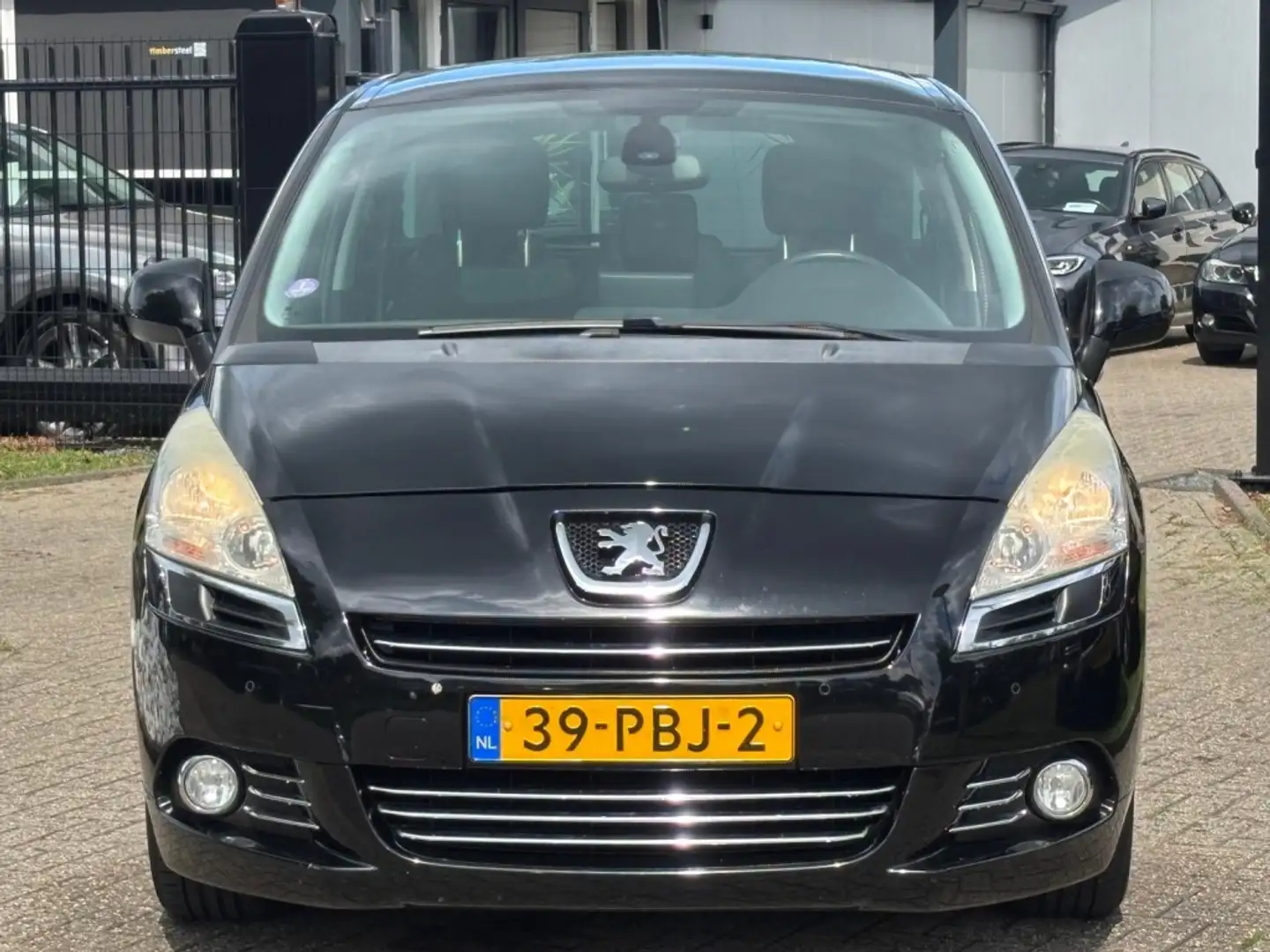 Peugeot 5008 1.6 Benzine 7-Persoons Zwart 2011 Trekhaak Zwart - 2