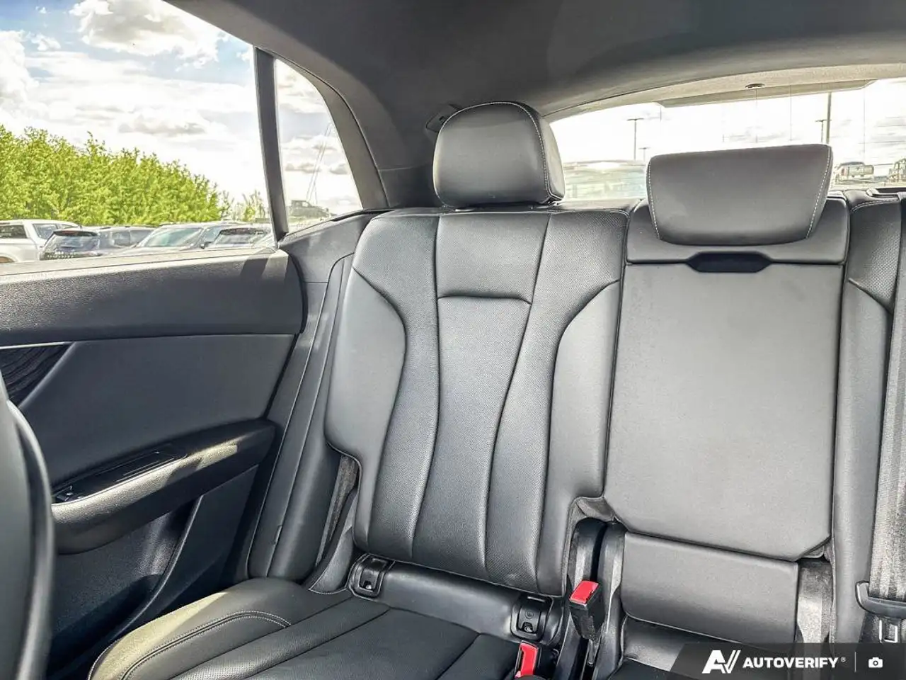 Audi Q8 снимка Audi Q8