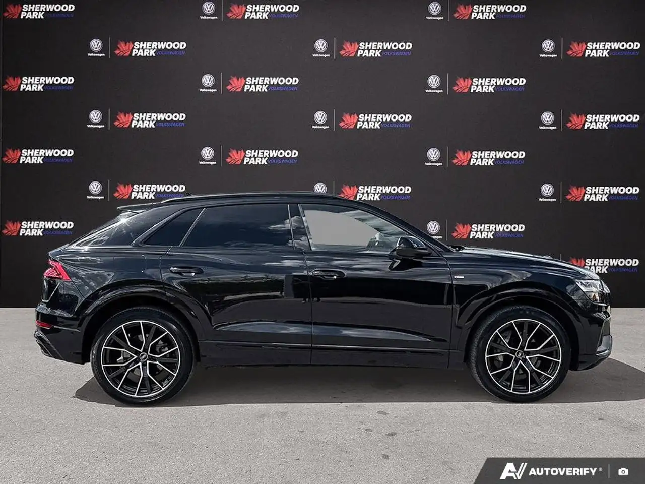 Audi Q8 снимка Audi Q8