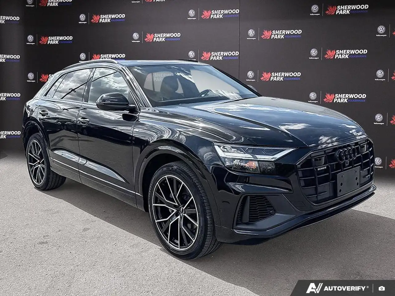 Audi Q8 снимка Audi Q8