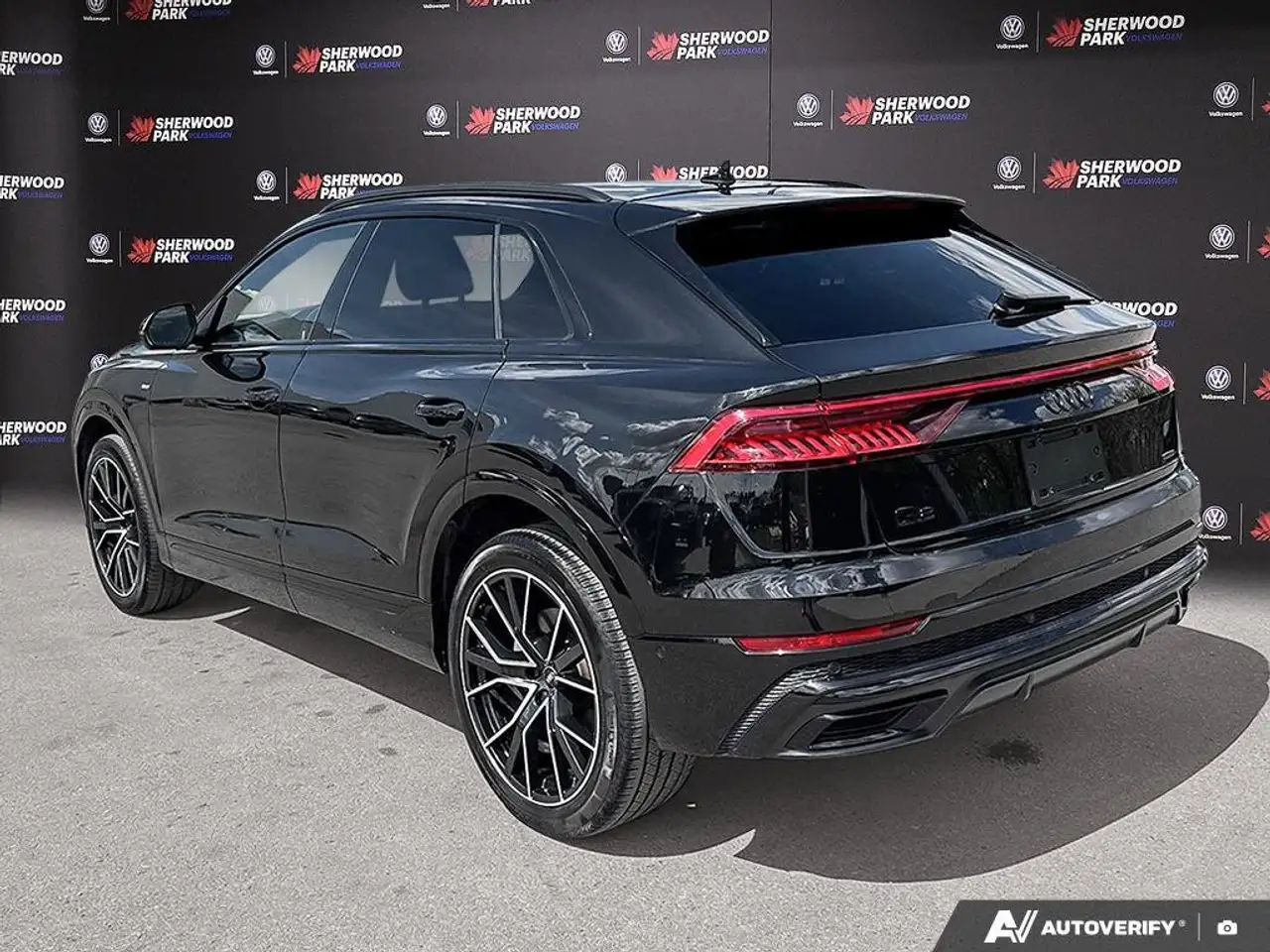 Audi Q8 снимка Audi Q8