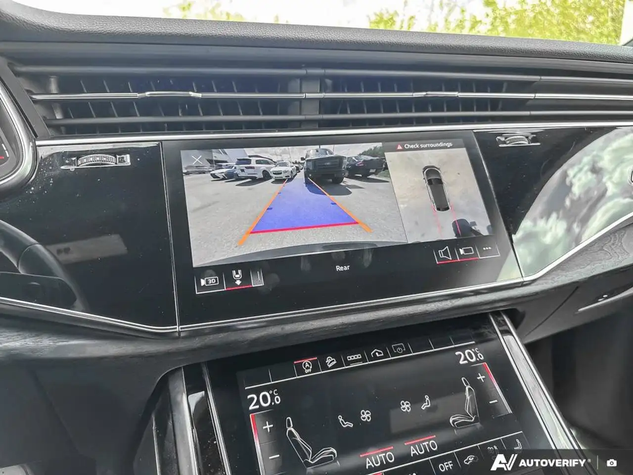 Audi Q8 снимка Audi Q8