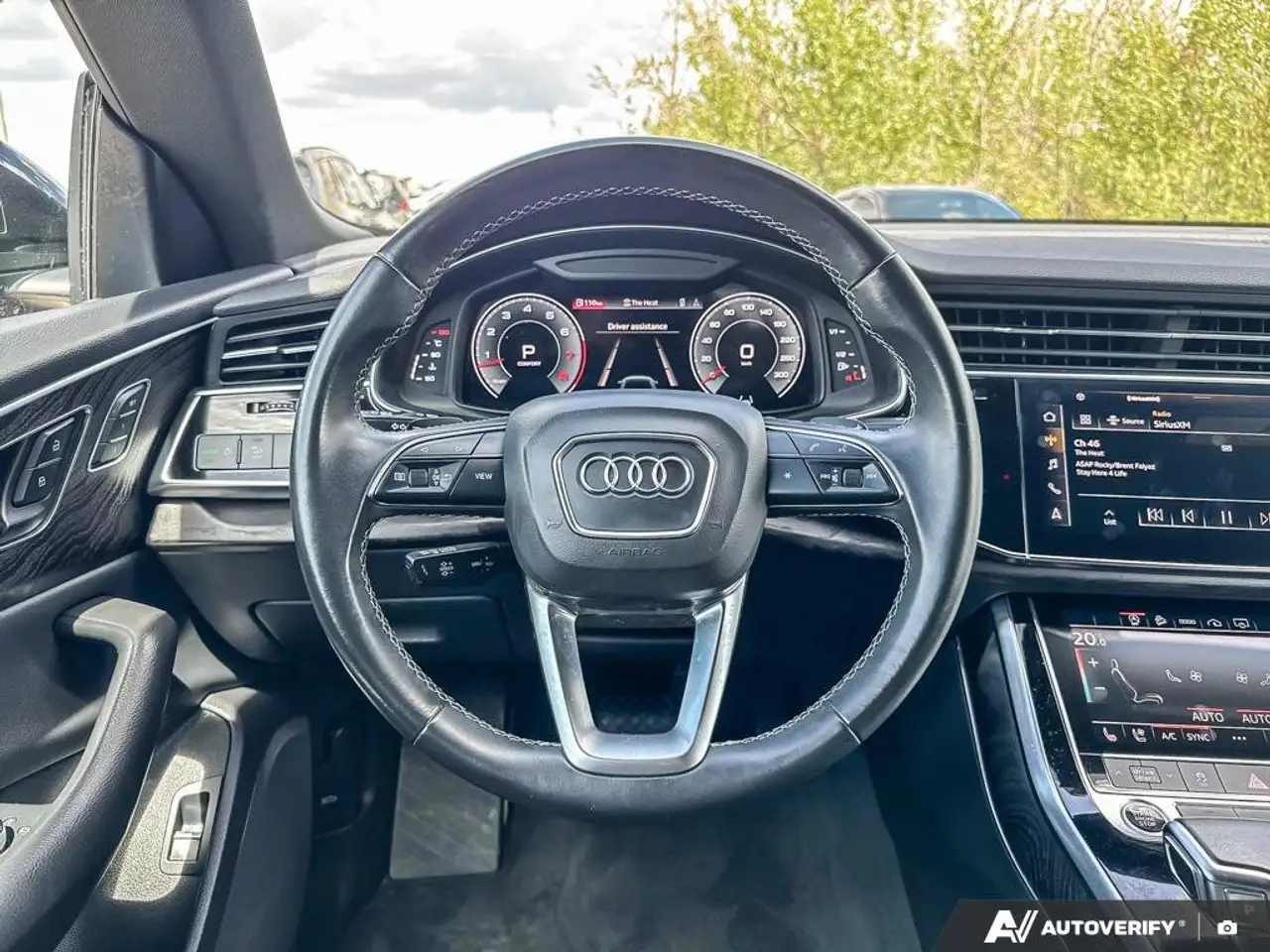 Audi Q8 снимка Audi Q8