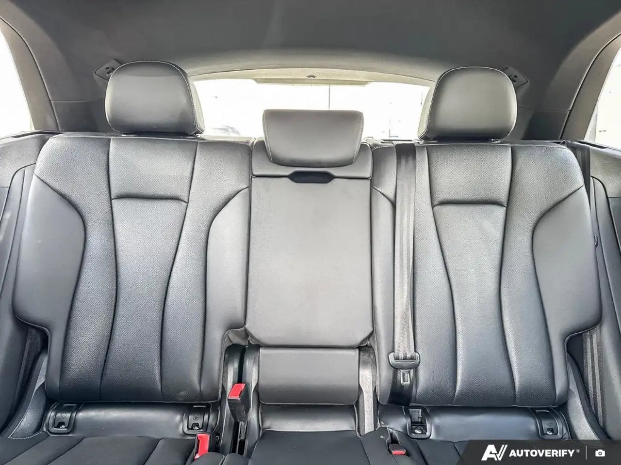 Audi Q8 снимка Audi Q8