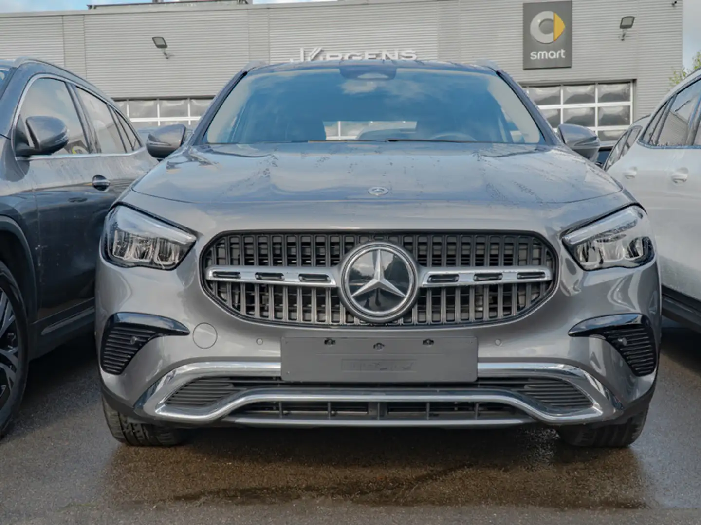 Mercedes-Benz GLA 180 Progressive/LED/Cam/AHK/Winter/EASY-P/18 Grau - 2