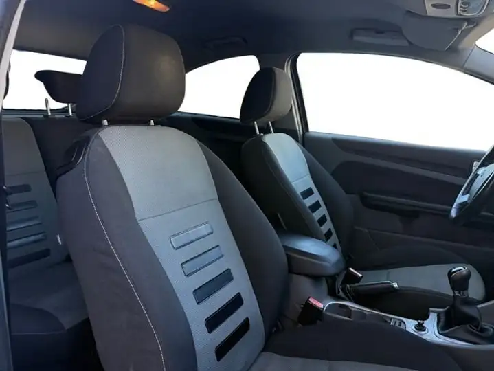 Ford Focus 2010, foto 18