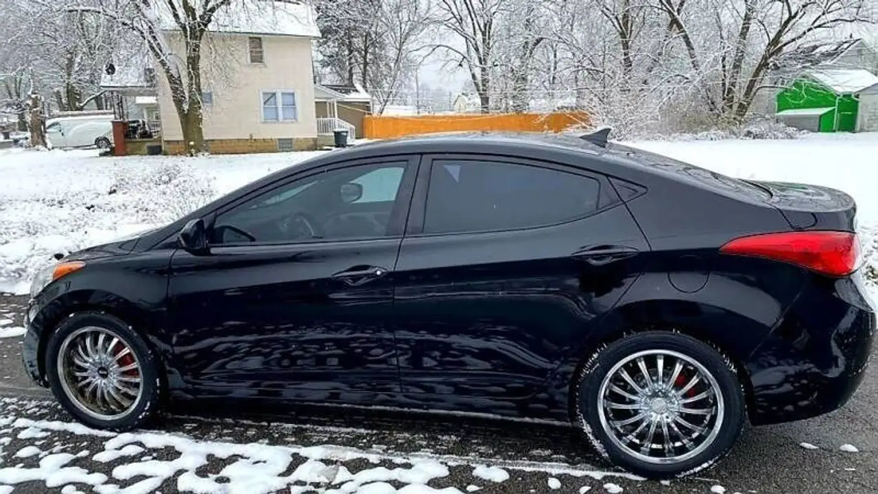 Hyundai ELANTRA снимка Hyundai ELANTRA