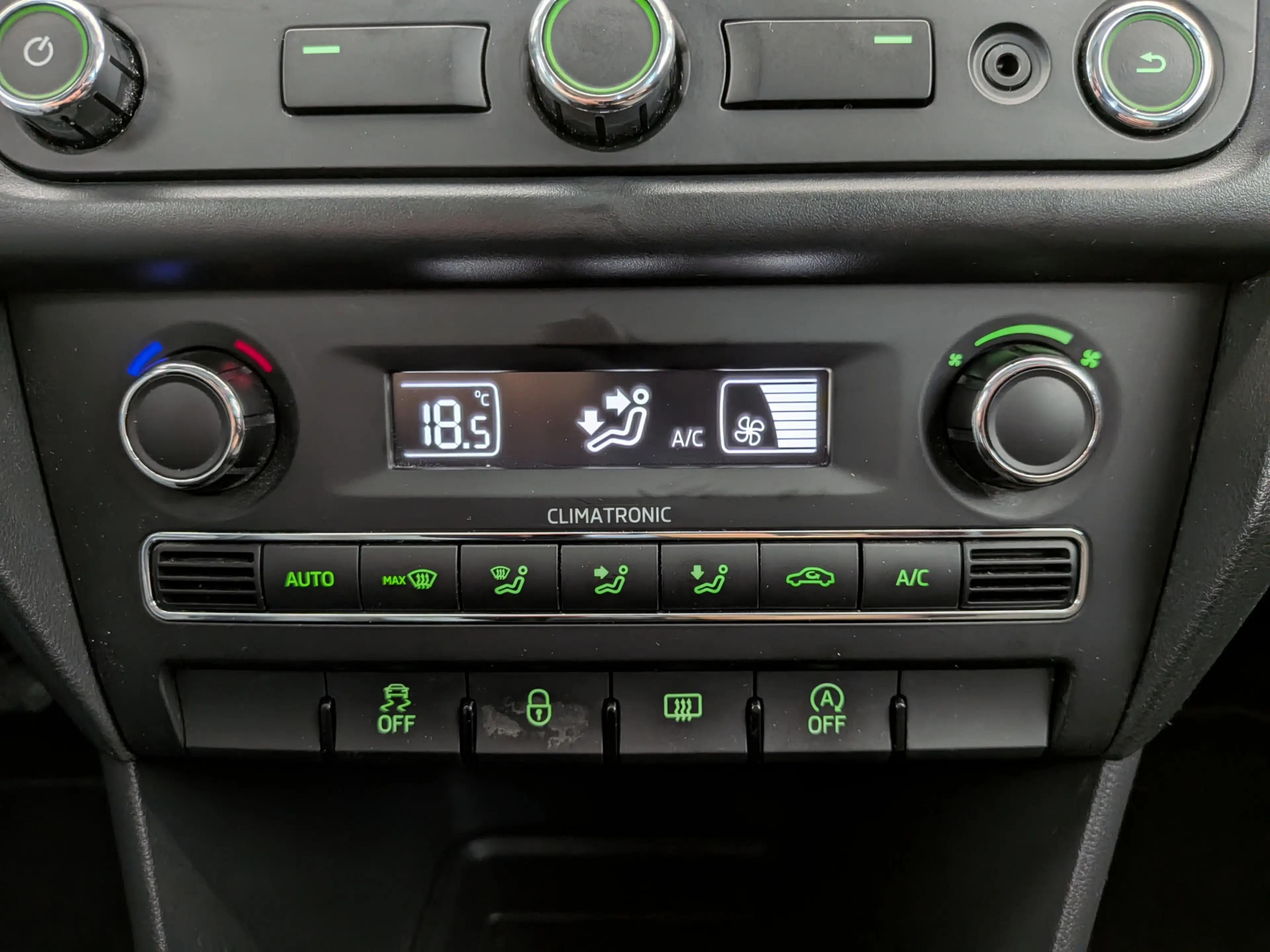 Skoda Rapid/Spaceback 1.2 TSI Greentech Elegance Businessline NAP 29.752 — photo 14