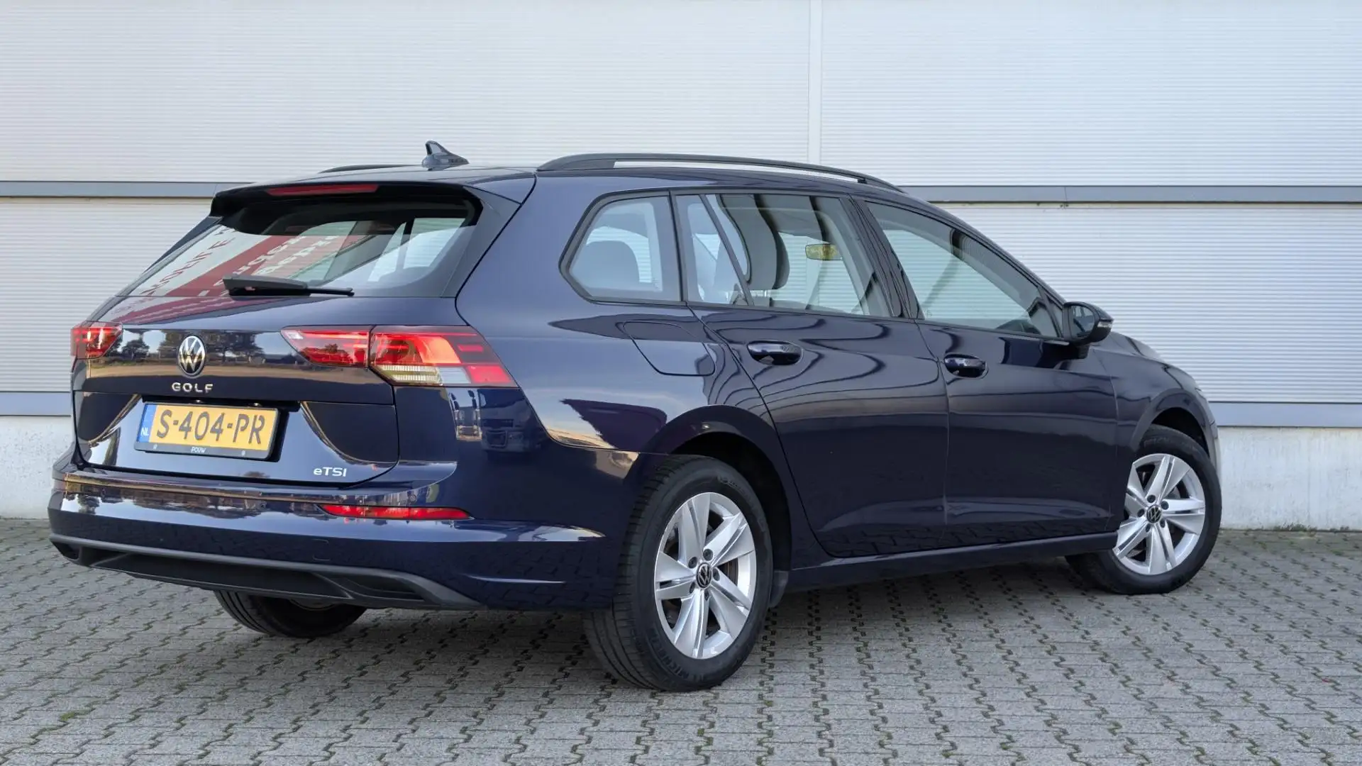 Volkswagen Golf Variant 1.0 eTSI 115pk DSG Life | Navigatie | Adaptive Cru Bleu - 2