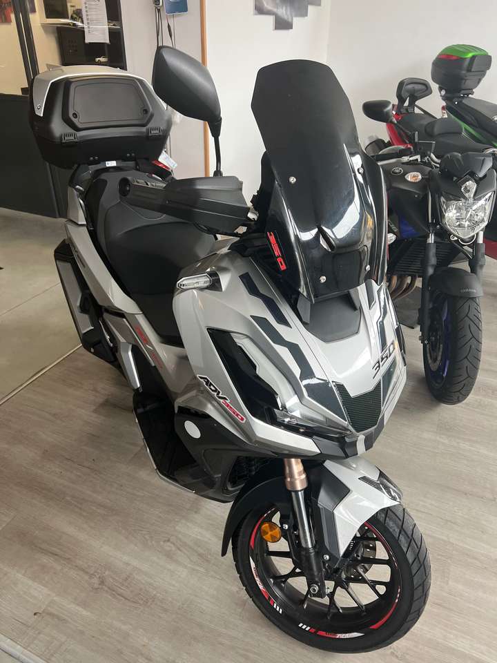 Honda ADV 350