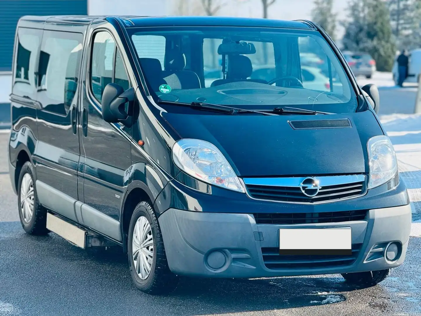 Opel Vivaro Bedarfsanalyse – Opel Vivaro Automatik mit Rollstuhl-Lift Schwarz - 2
