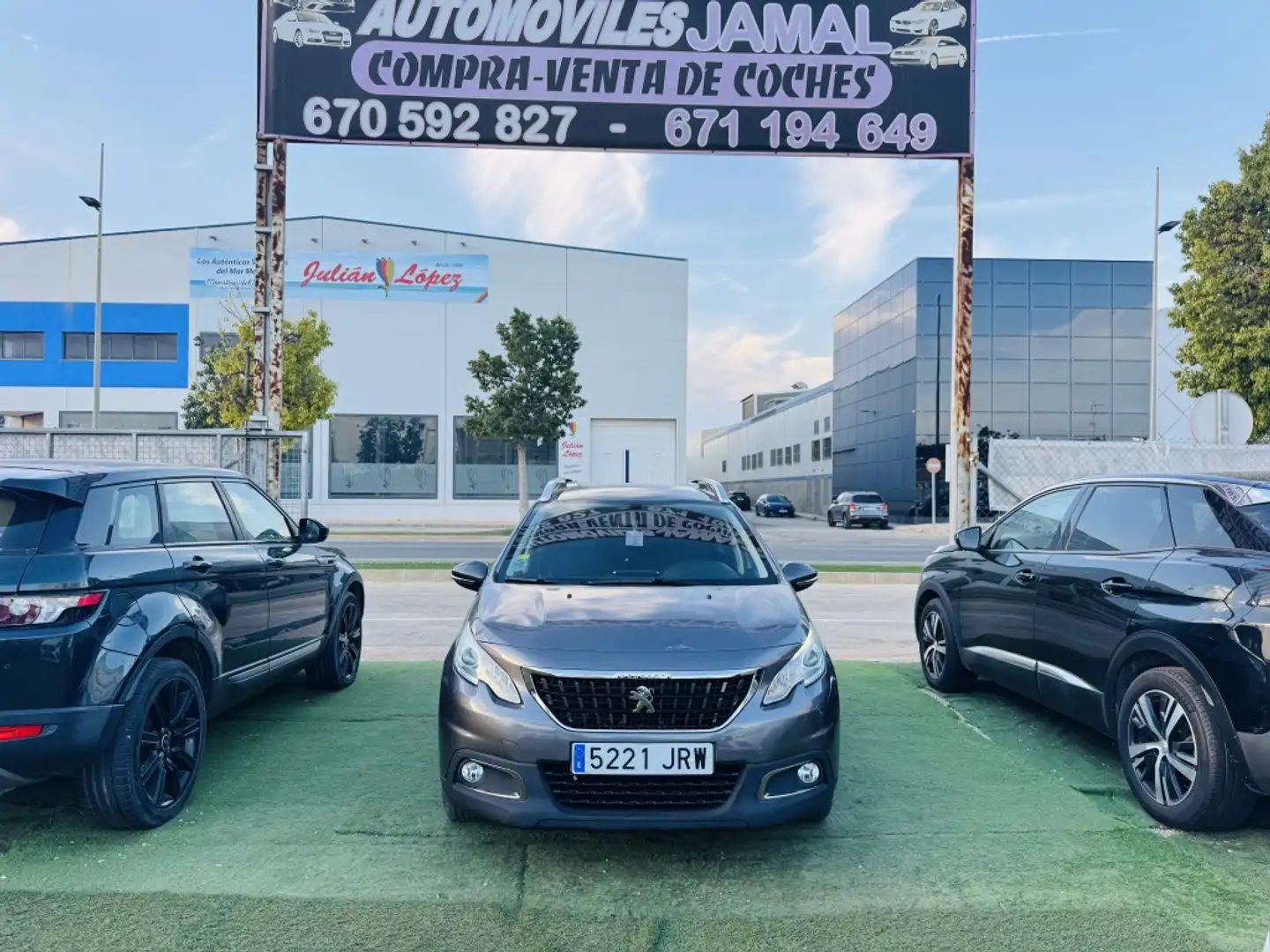 Peugeot 2008 1.2 PureTech S&S Style EAT6 110 Grau - 2