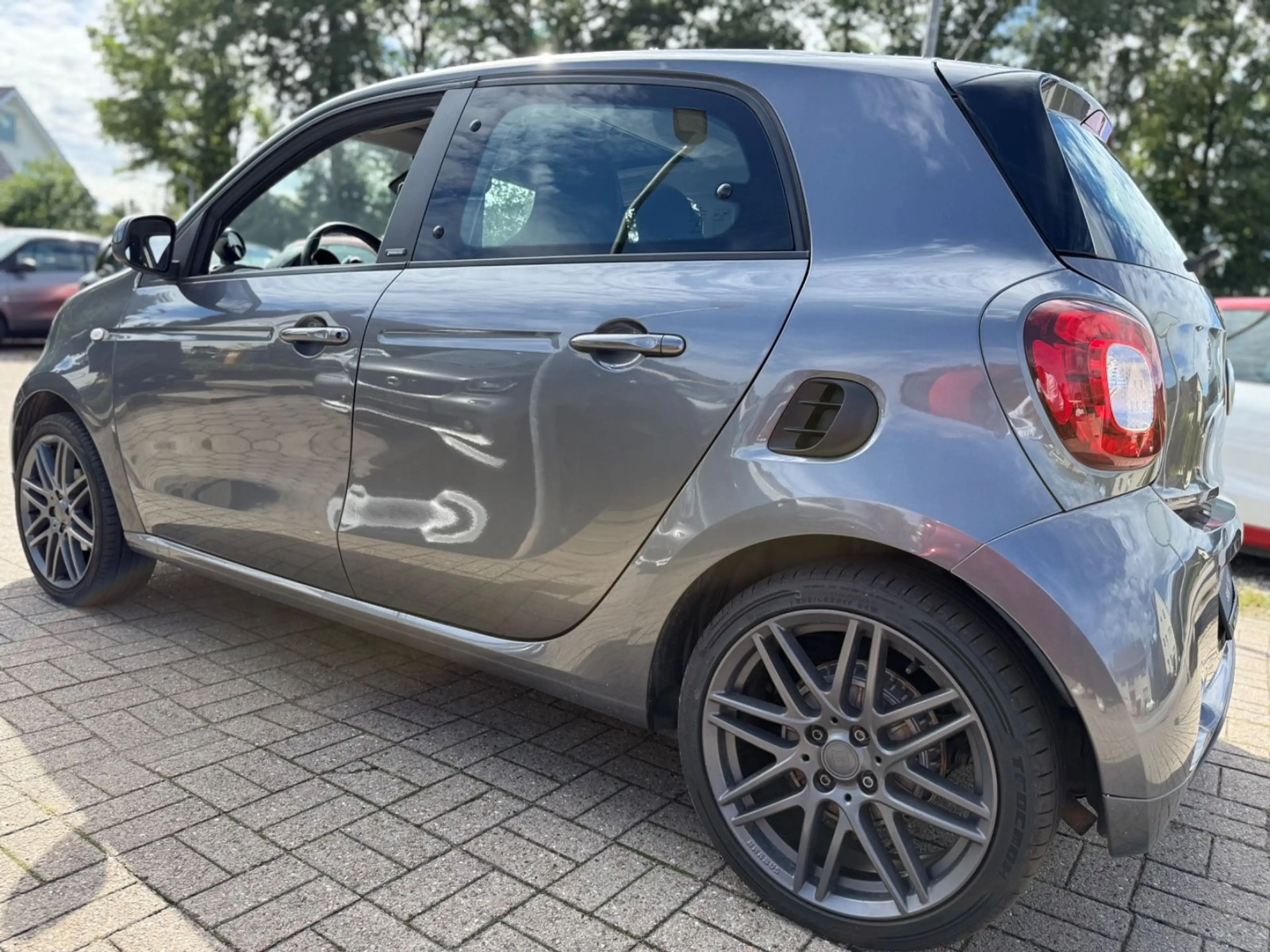 smart forFour *BRABUS*PANORAMA*KLIMAAUTOMATIK*CARPLAY* — photo 15