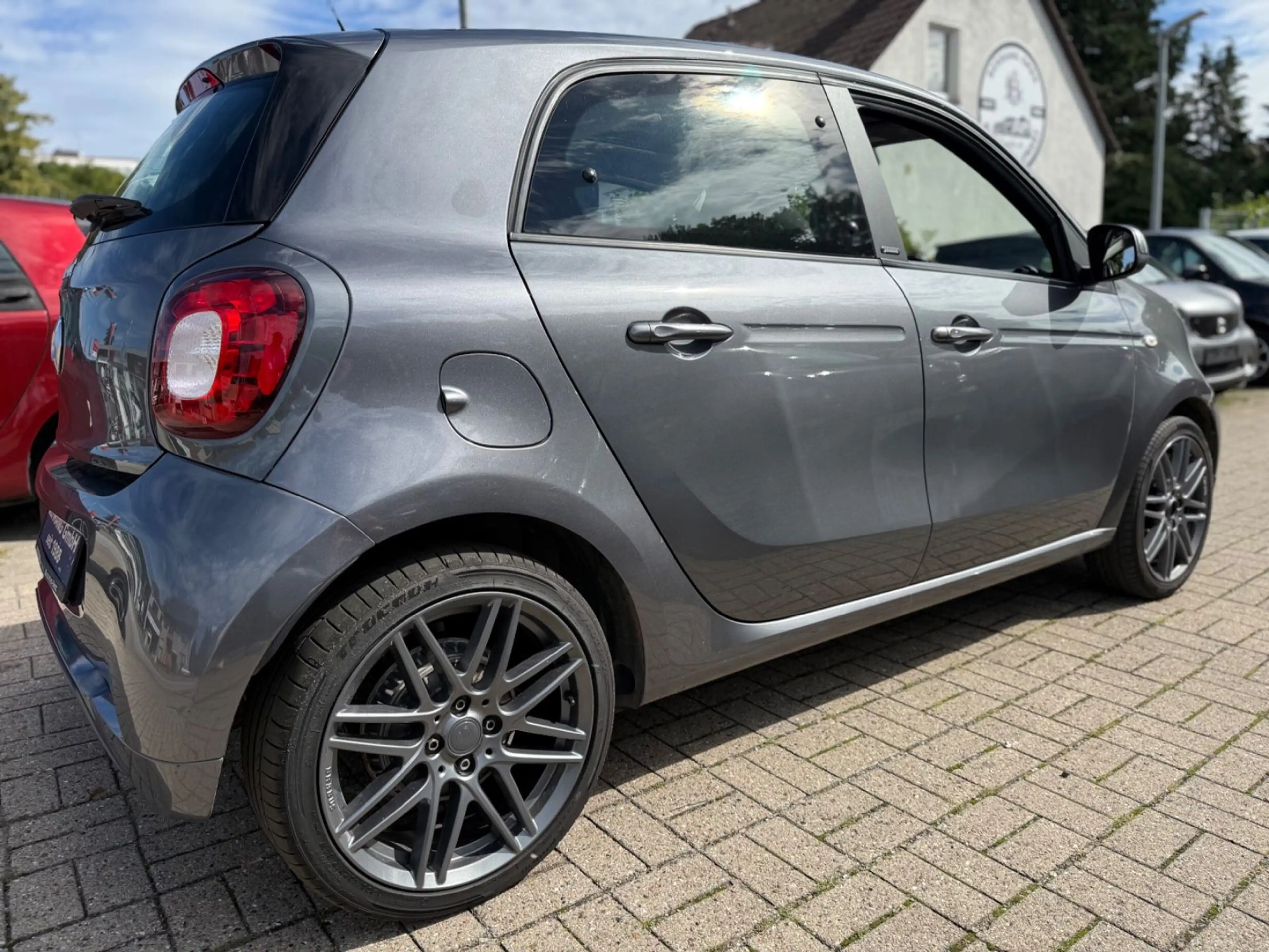 smart forFour *BRABUS*PANORAMA*KLIMAAUTOMATIK*CARPLAY* — photo 12