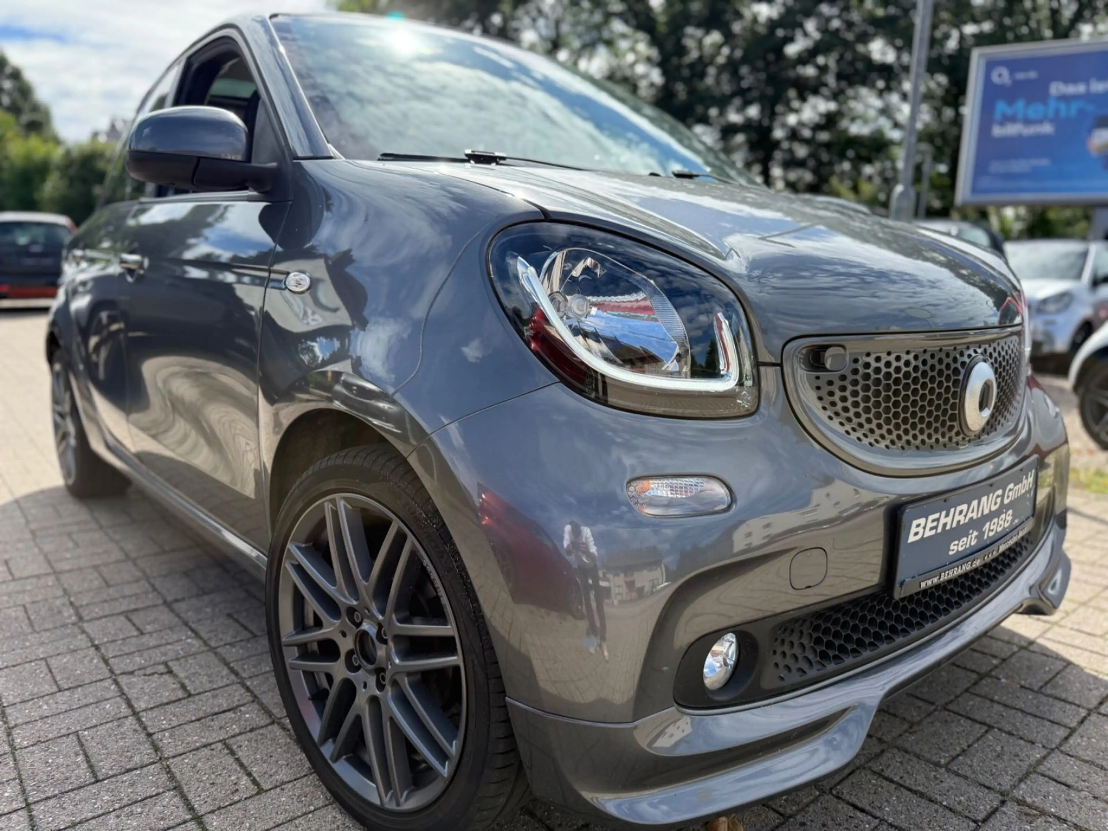 smart forFour *BRABUS*PANORAMA*KLIMAAUTOMATIK*CARPLAY* — photo 4