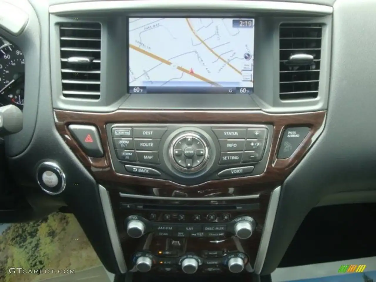 Nissan Pathfinder fotografie Nissan Pathfinder