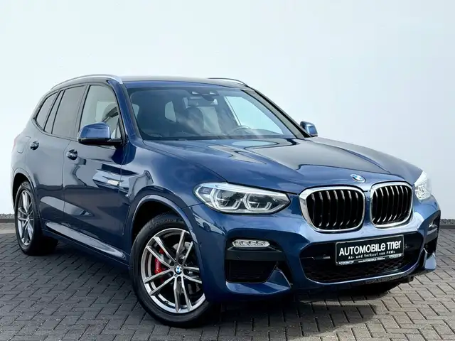 BMW X3 view 3