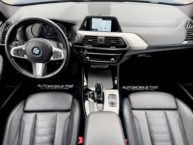 BMW X3 view 11