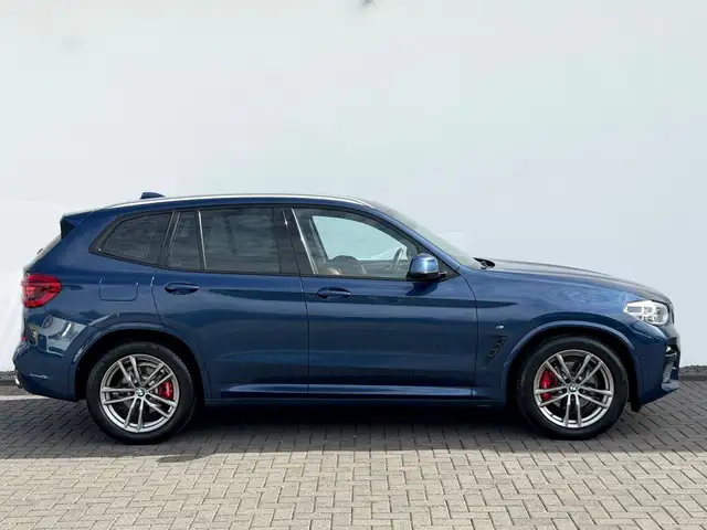 BMW X3 view 4