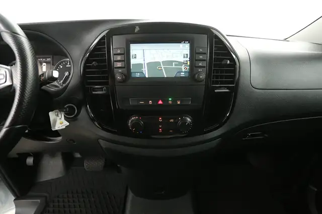 Mercedes-Benz Vito view 12