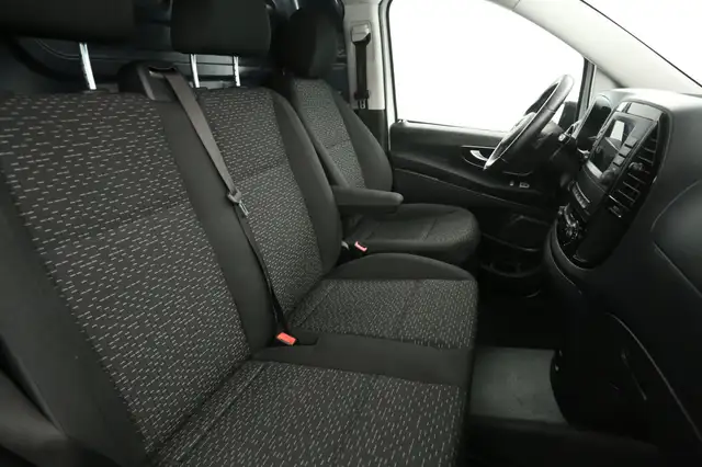 Mercedes-Benz Vito view 11