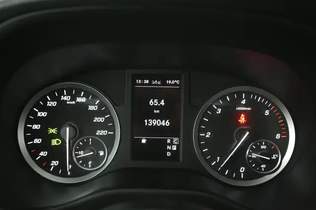 Mercedes-Benz Vito view 14