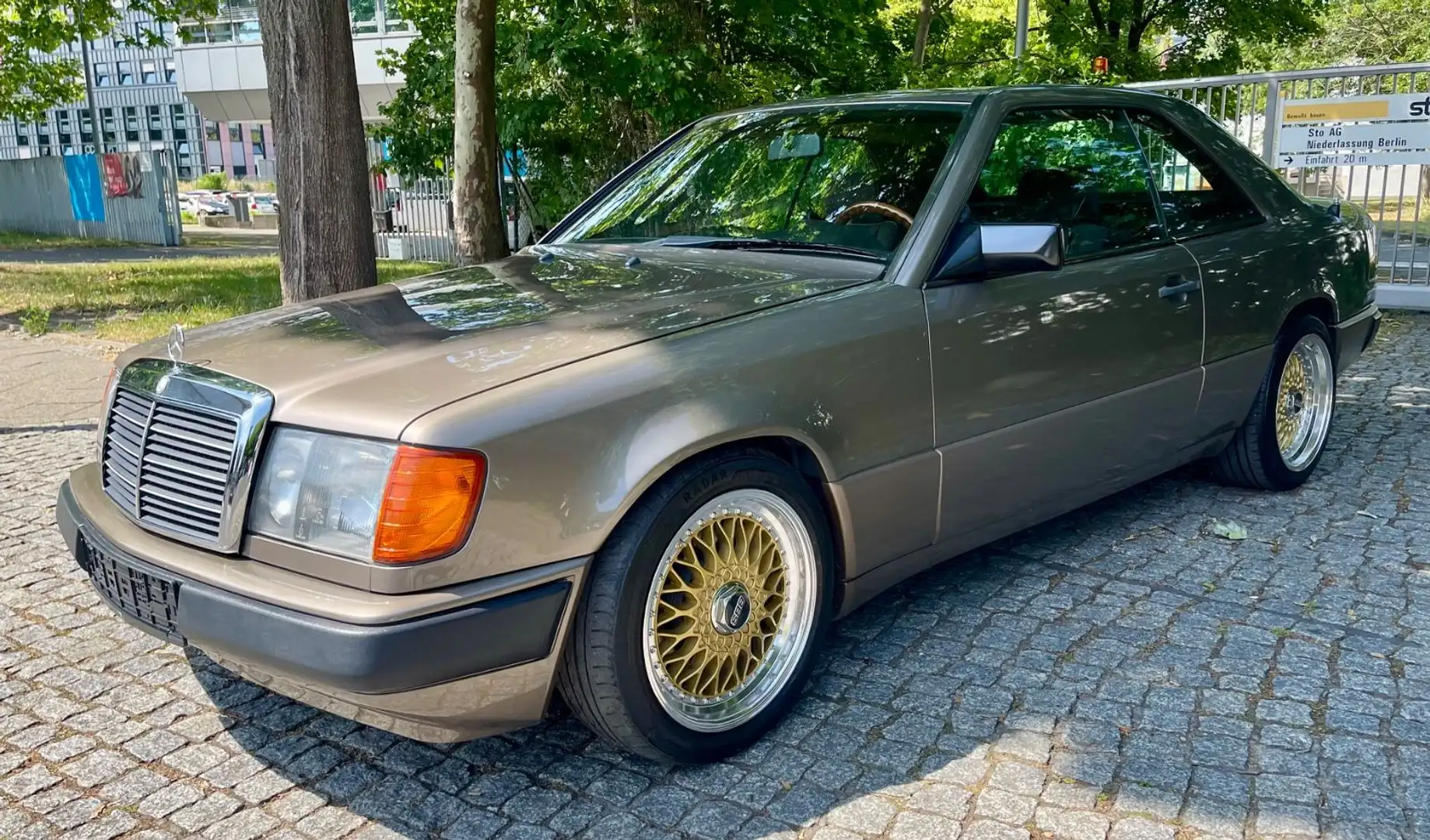 Mercedes-Benz 230 E 230 124 Coupe*Automatik*ABS* - 1