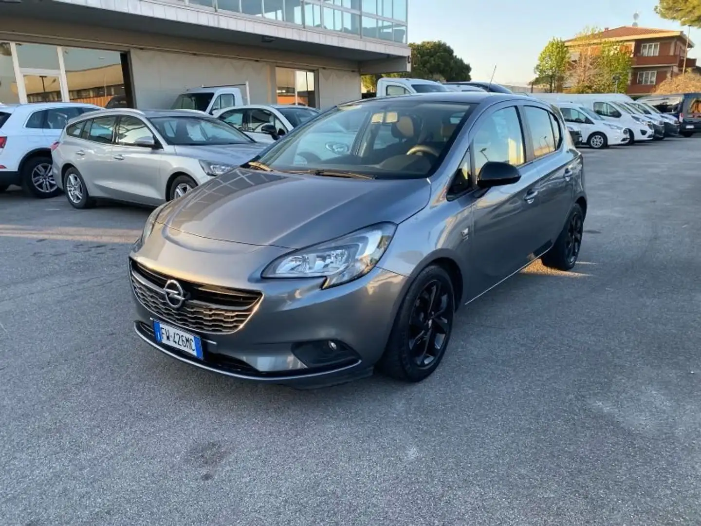 Opel Corsa 1.4 Grijs - 1