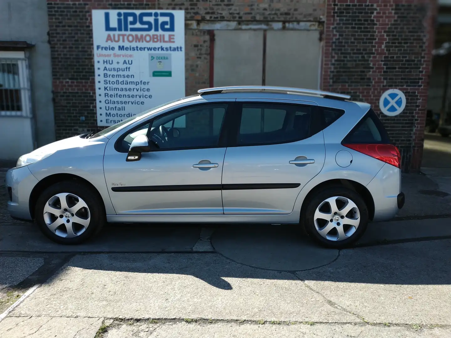 Peugeot 207 1.4 SW/TÜV NEU/Anhängerkupplung/Panorama Blau - 1