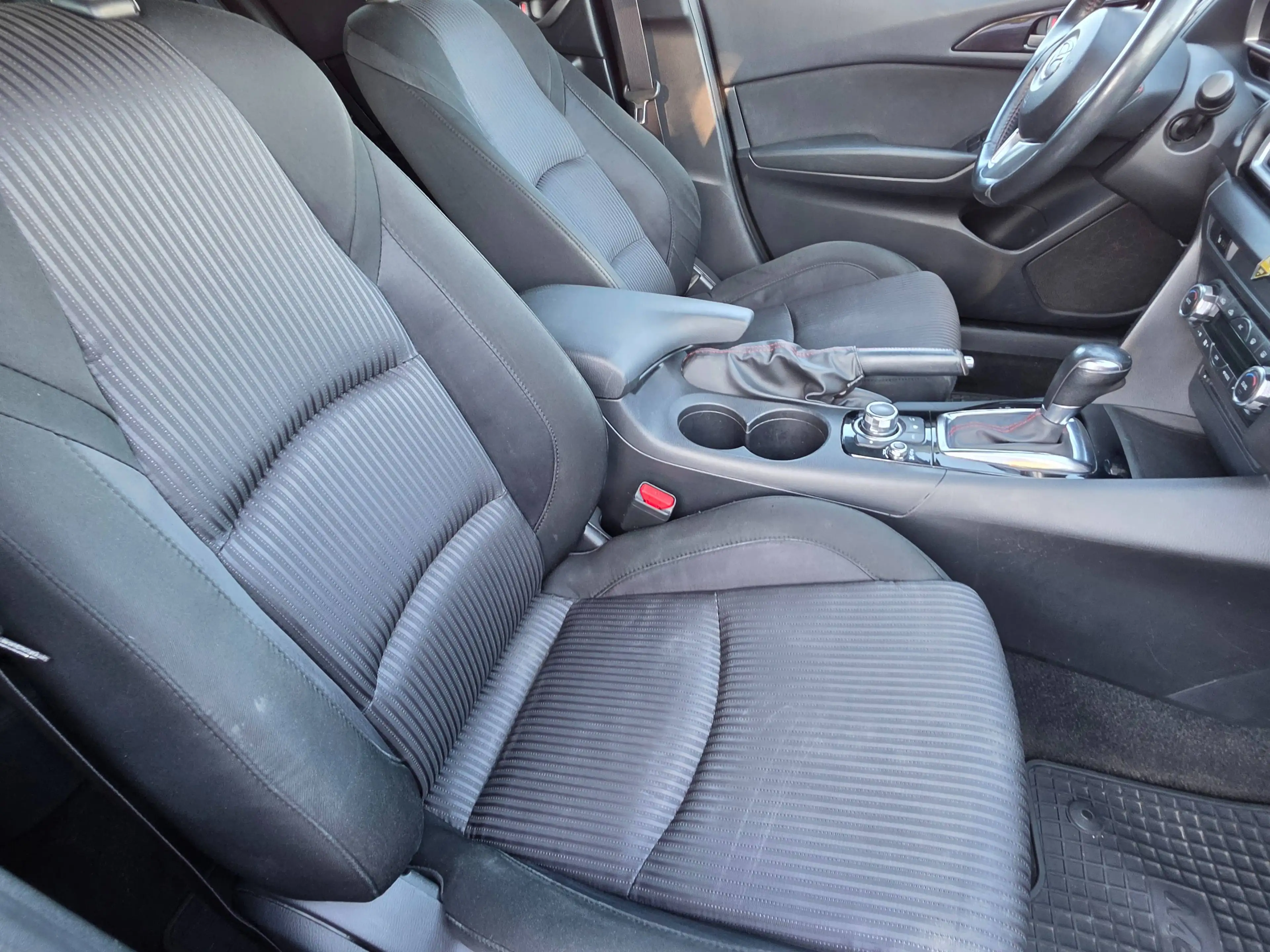 Mazda 3 Center-Line AUTOMATIK — photo 8