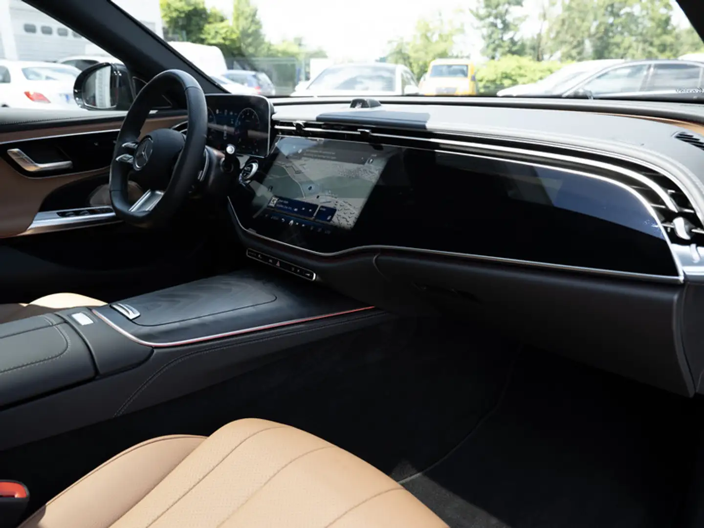 Mercedes-Benz E 200 AMG-Sport/Super/Pano/Sitzklima/Burm/20' Zwart - 2