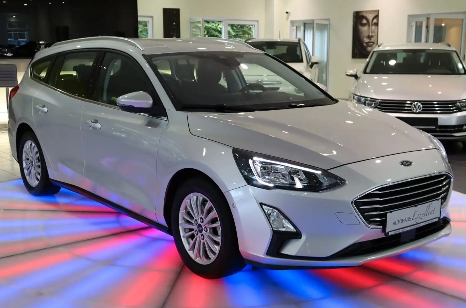 Ford Focus Turnier Titanium*KAMERA*SHZ*LHZ*LED*ALU*BC Silber - 2