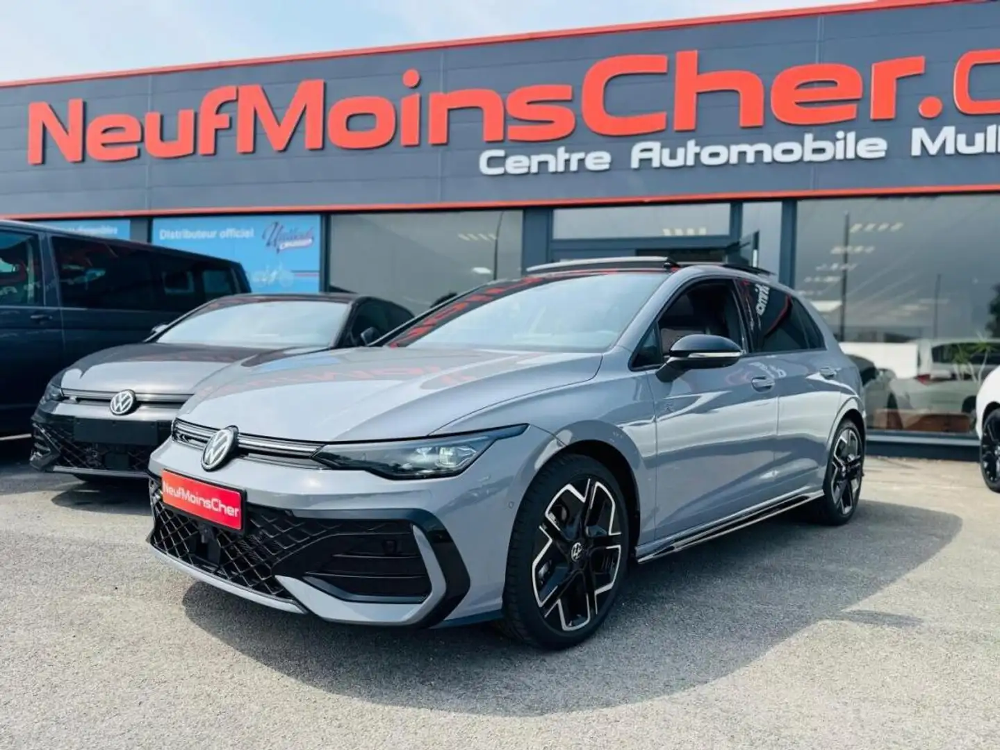 Volkswagen Golf R-Line 1.5 eTSI 150cv DSG7 + Matrix LED + Toit Ouv - 1