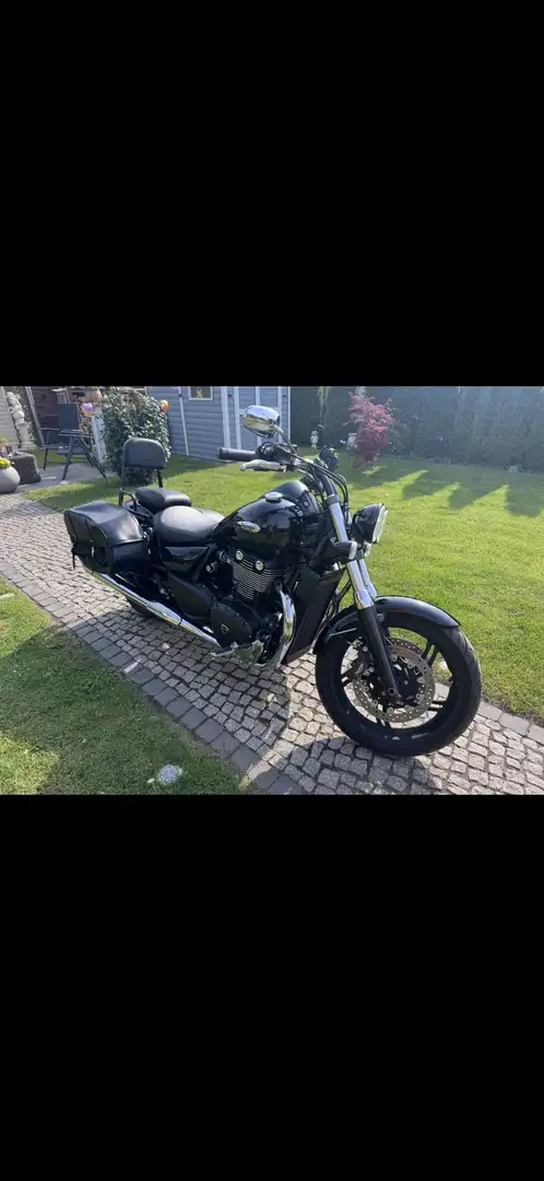 Triumph Thunderbird Storm - 2