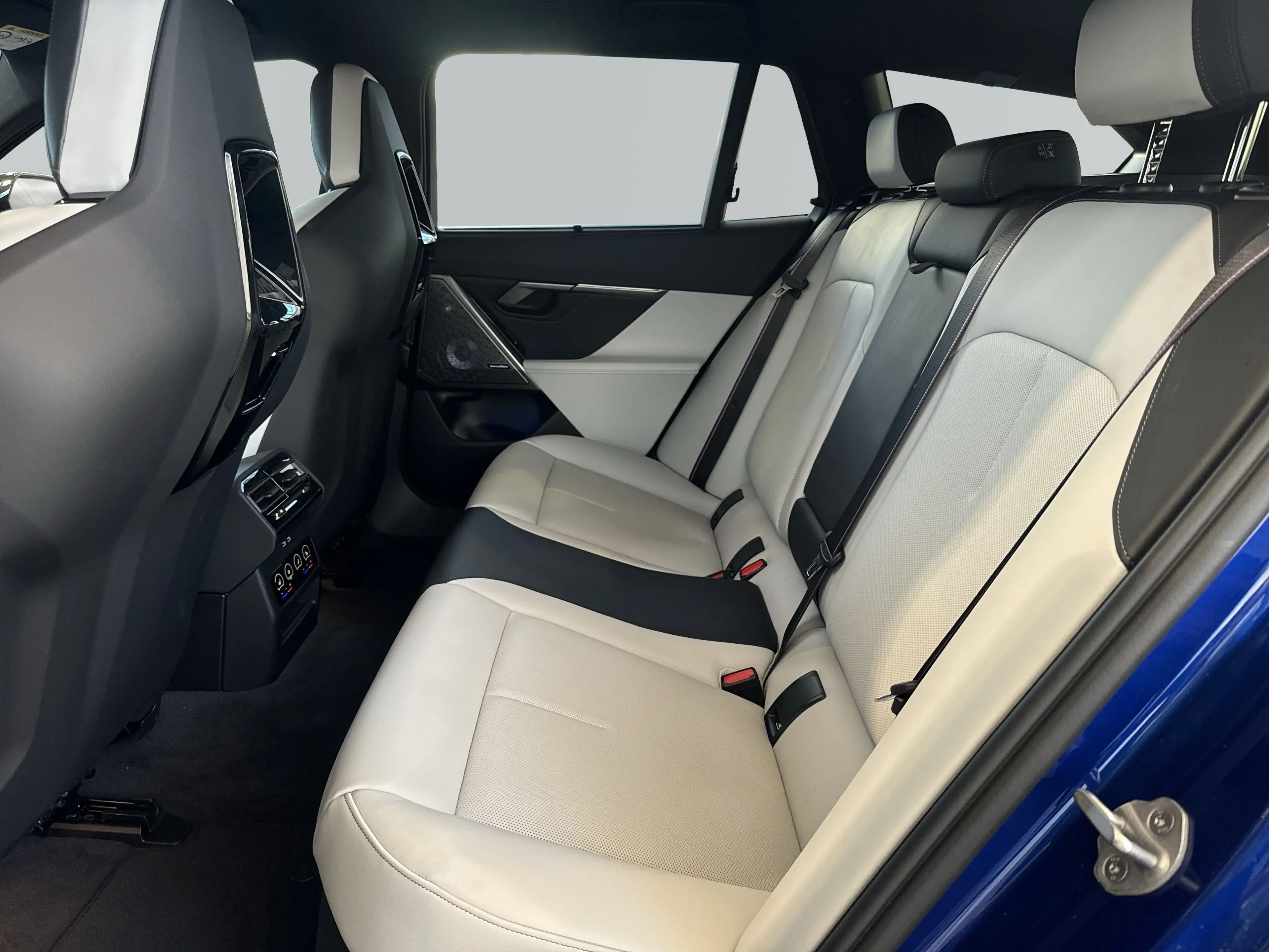 BMW M5 Touring 1.041€ netto/mtl.*LC Prof.*HUD*B&W*DAB*Ada — photo 9