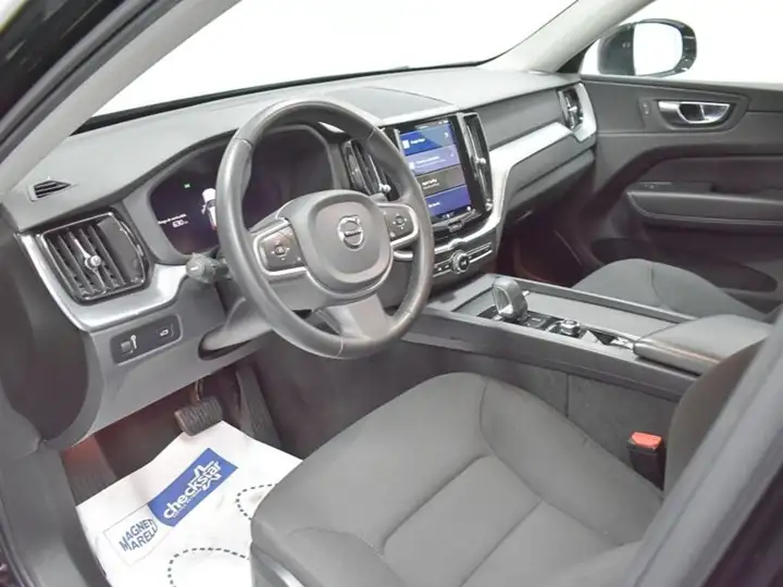 Volvo XC60 2021, foto 8