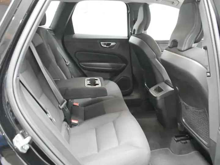 Volvo XC60 2021, foto 38