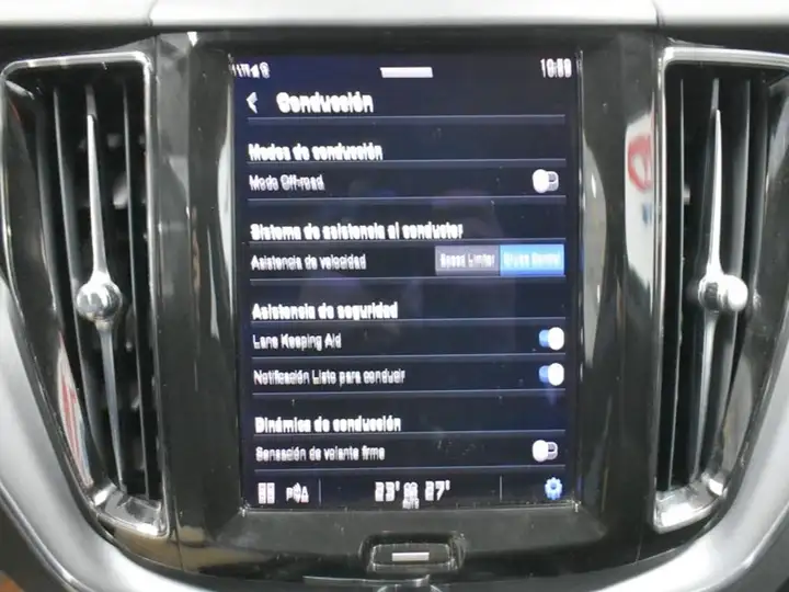 Volvo XC60 2021, foto 25