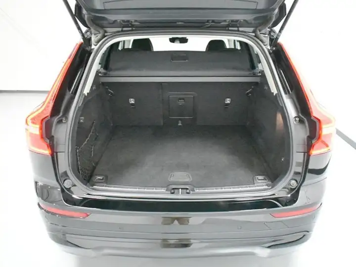 Volvo XC60 2021, foto 29