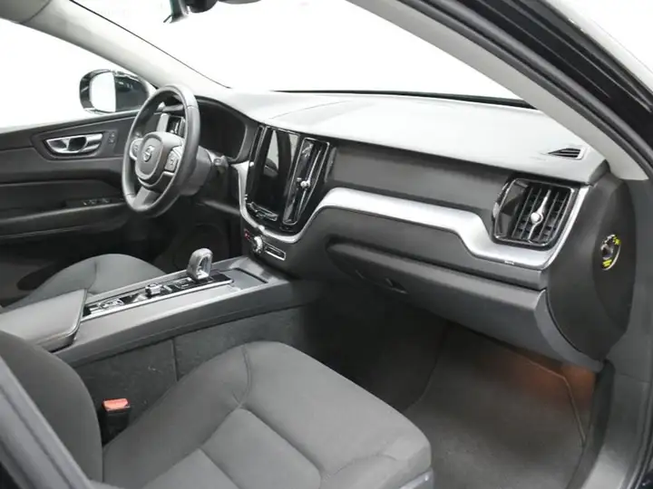 Volvo XC60 2021, foto 39