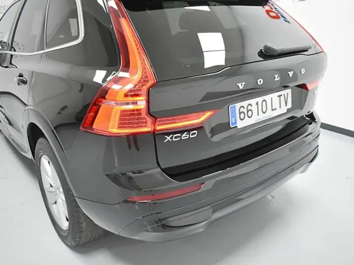 Volvo XC60 2021, foto 5