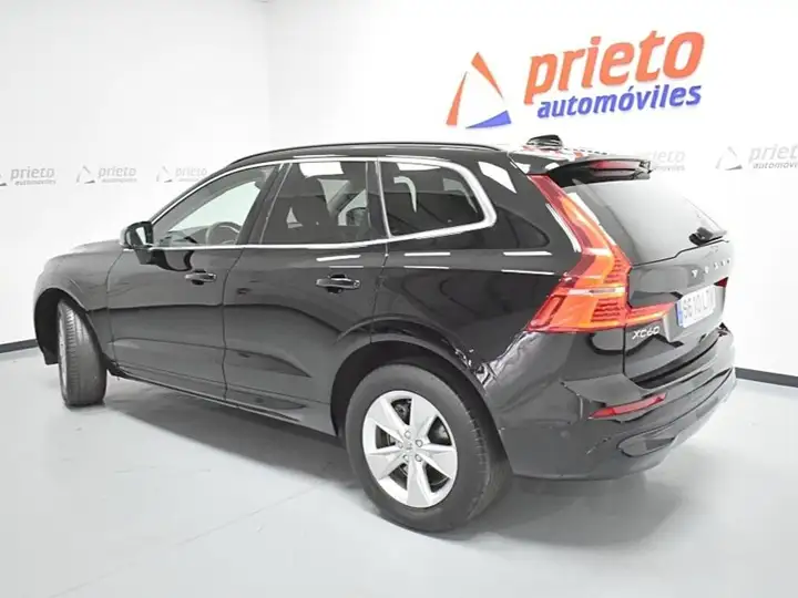 Volvo XC60 2021, foto 3