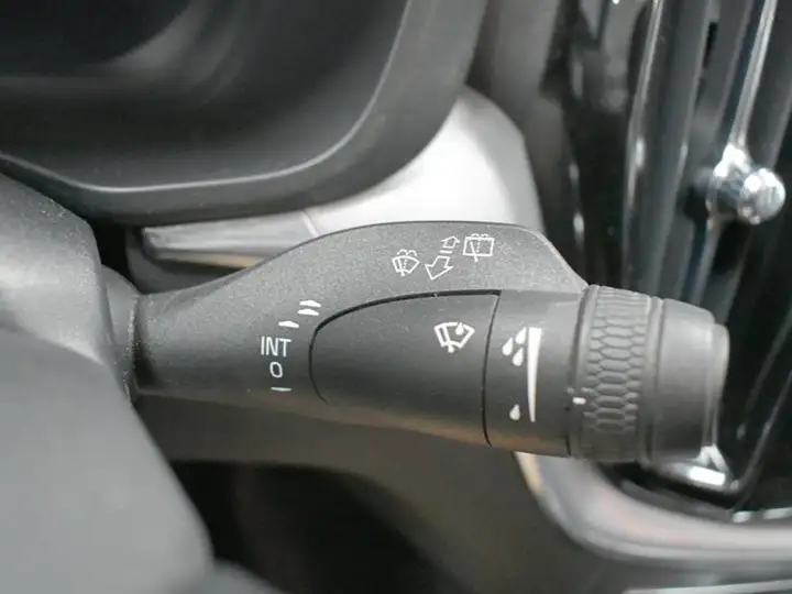 Volvo XC60 2021, foto 12